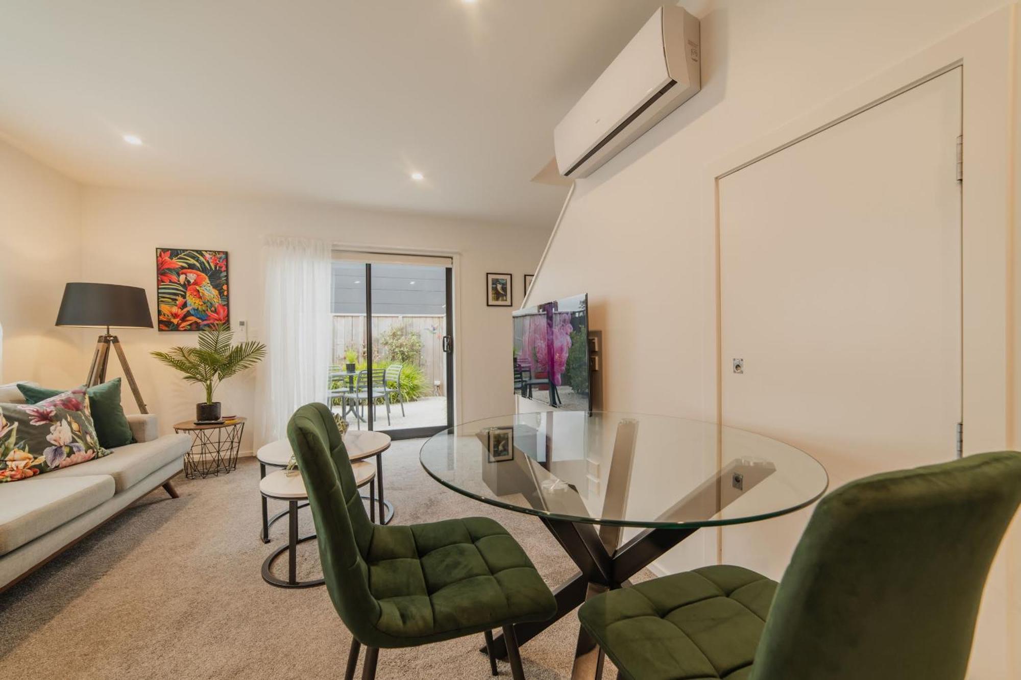 Bright Base - 1bed Kitchen Outdoor Space *