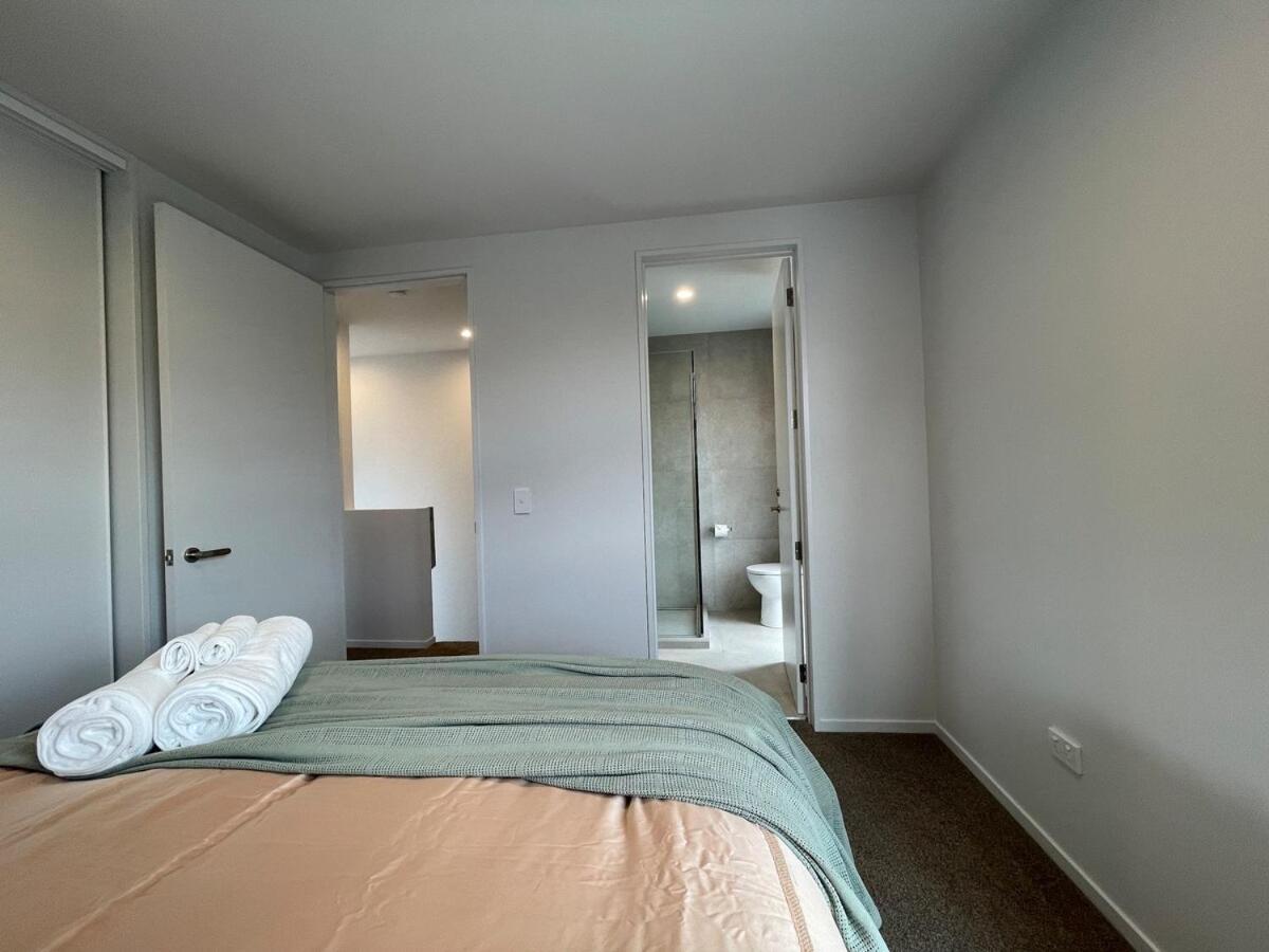 Luxury 2bed2bath Standalone With Parking Holiday home Christchurch