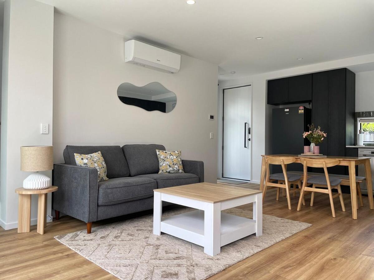 Luxury 2bed2bath Standalone With Parking *