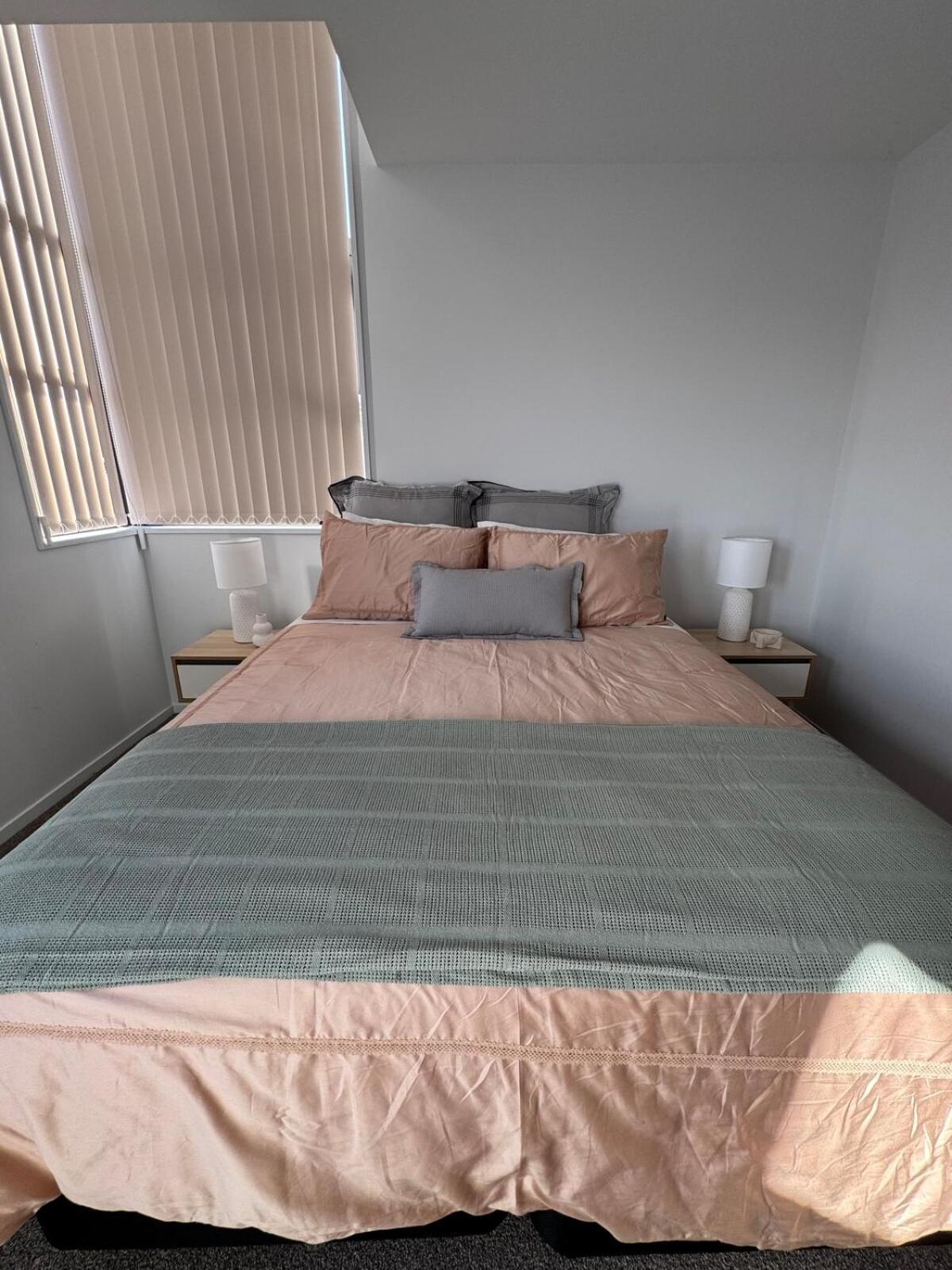 Luxury 2bed2bath Standalone With Parking *