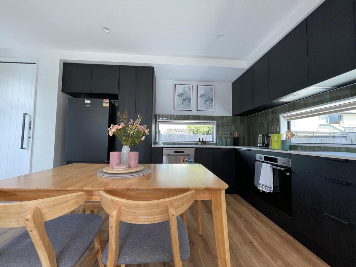 Luxury 2bed2bath Standalone With Parking Holiday home *