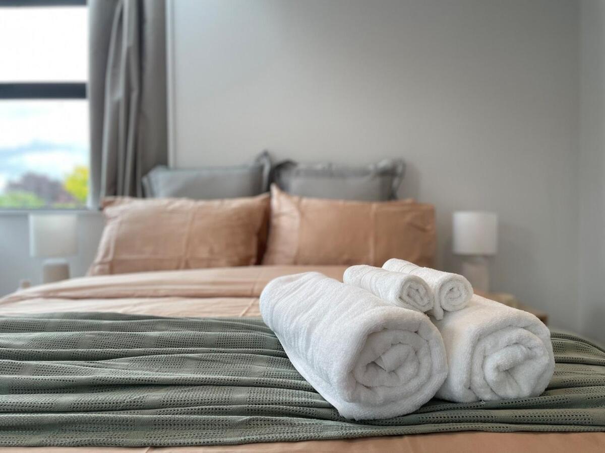 Luxury 2bed2bath Standalone With Parking Holiday home Christchurch