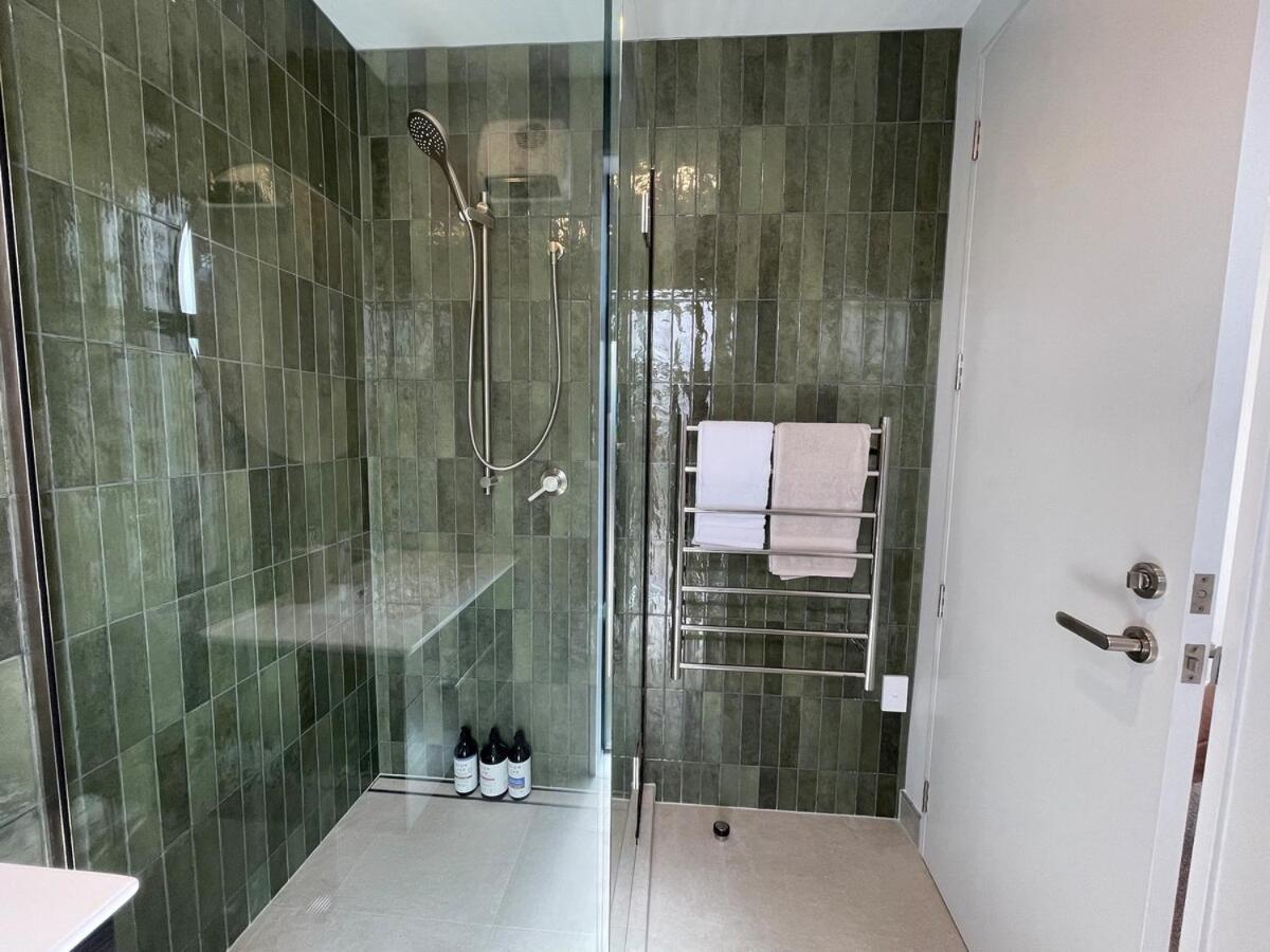 Luxury 2bed2bath Standalone With Parking Christchurch