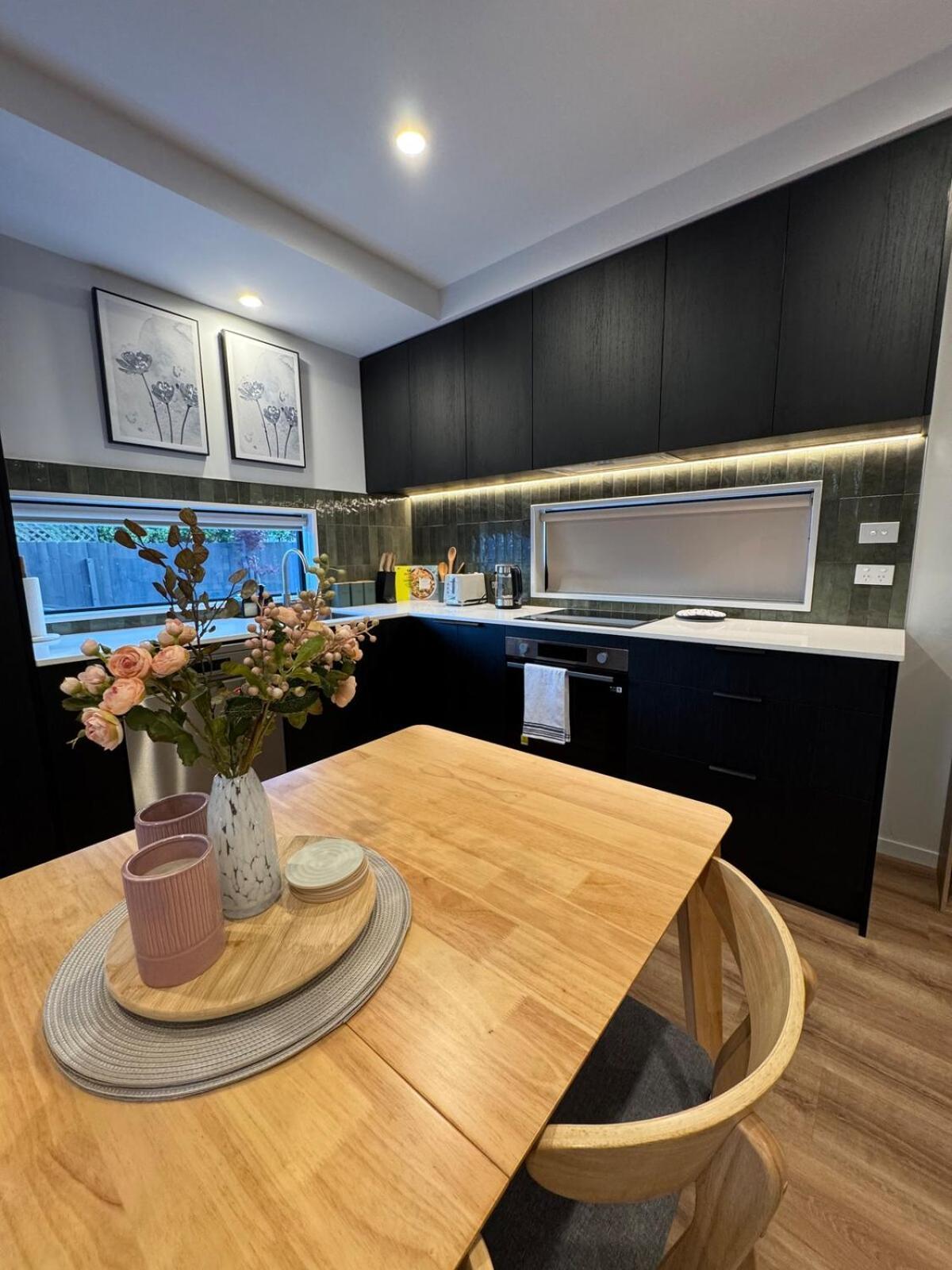 Luxury 2bed2bath Standalone With Parking