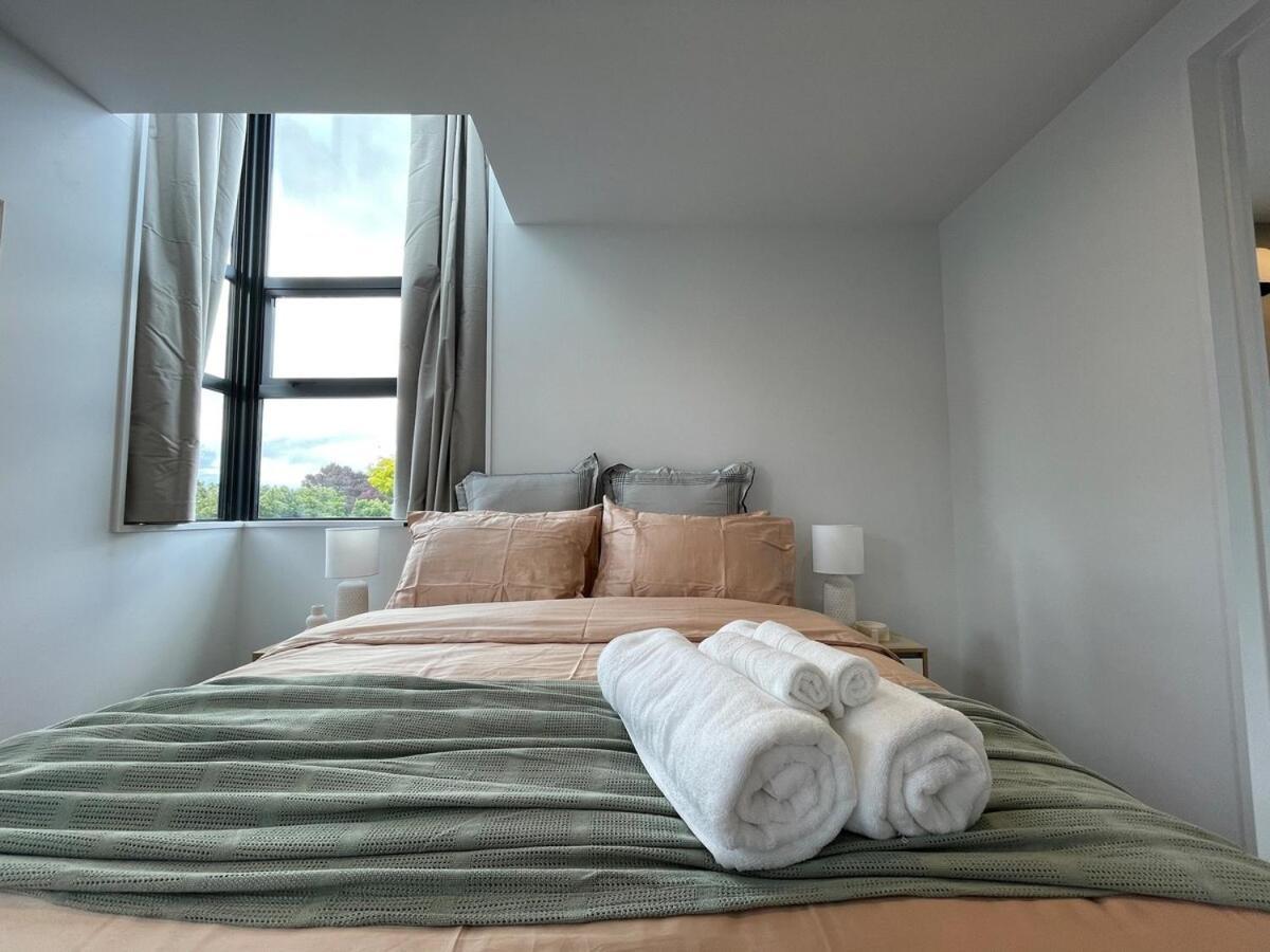 Holiday home Luxury 2bed2bath Standalone With Parking *