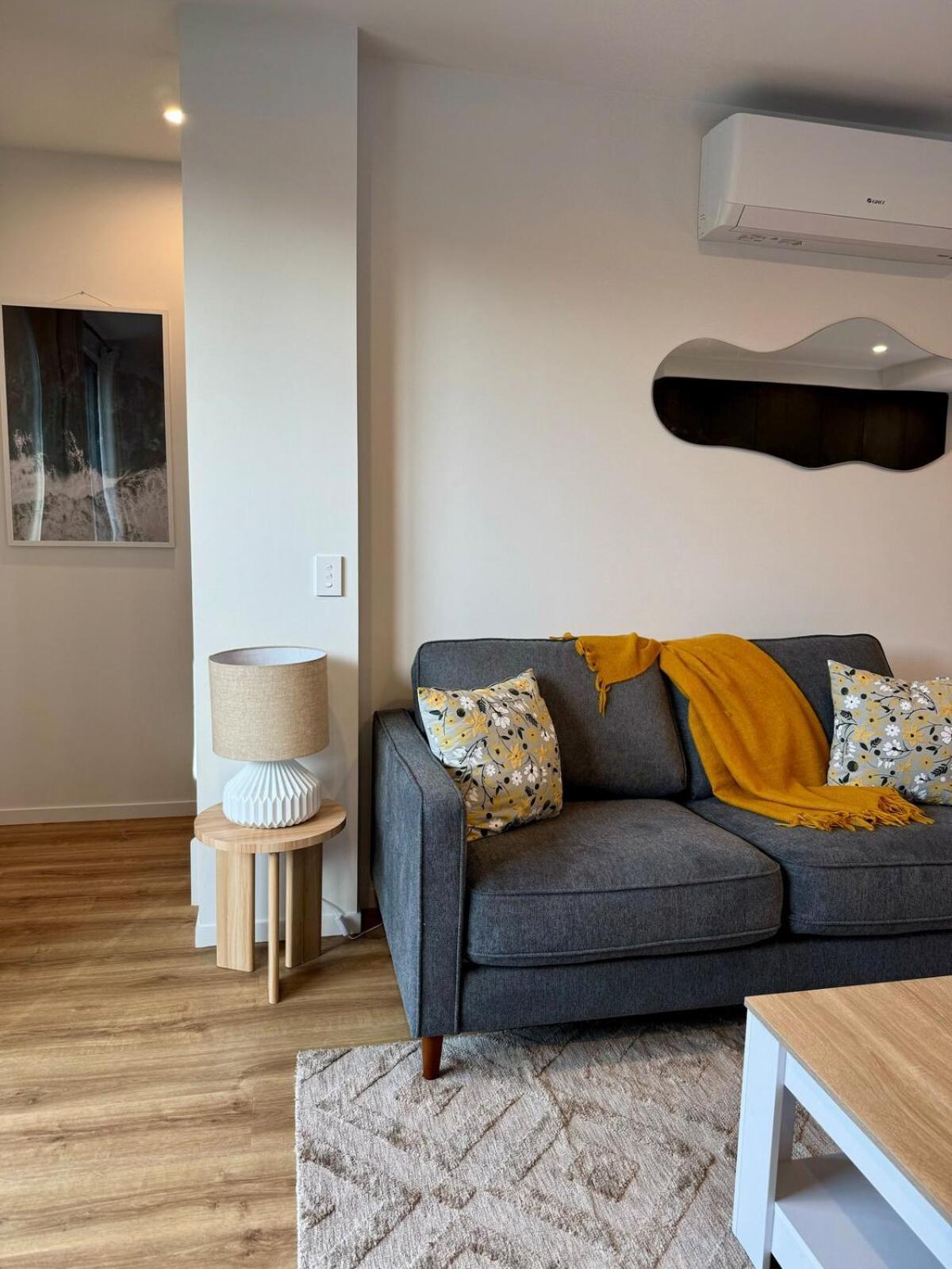 Luxury 2bed2bath Standalone With Parking Christchurch