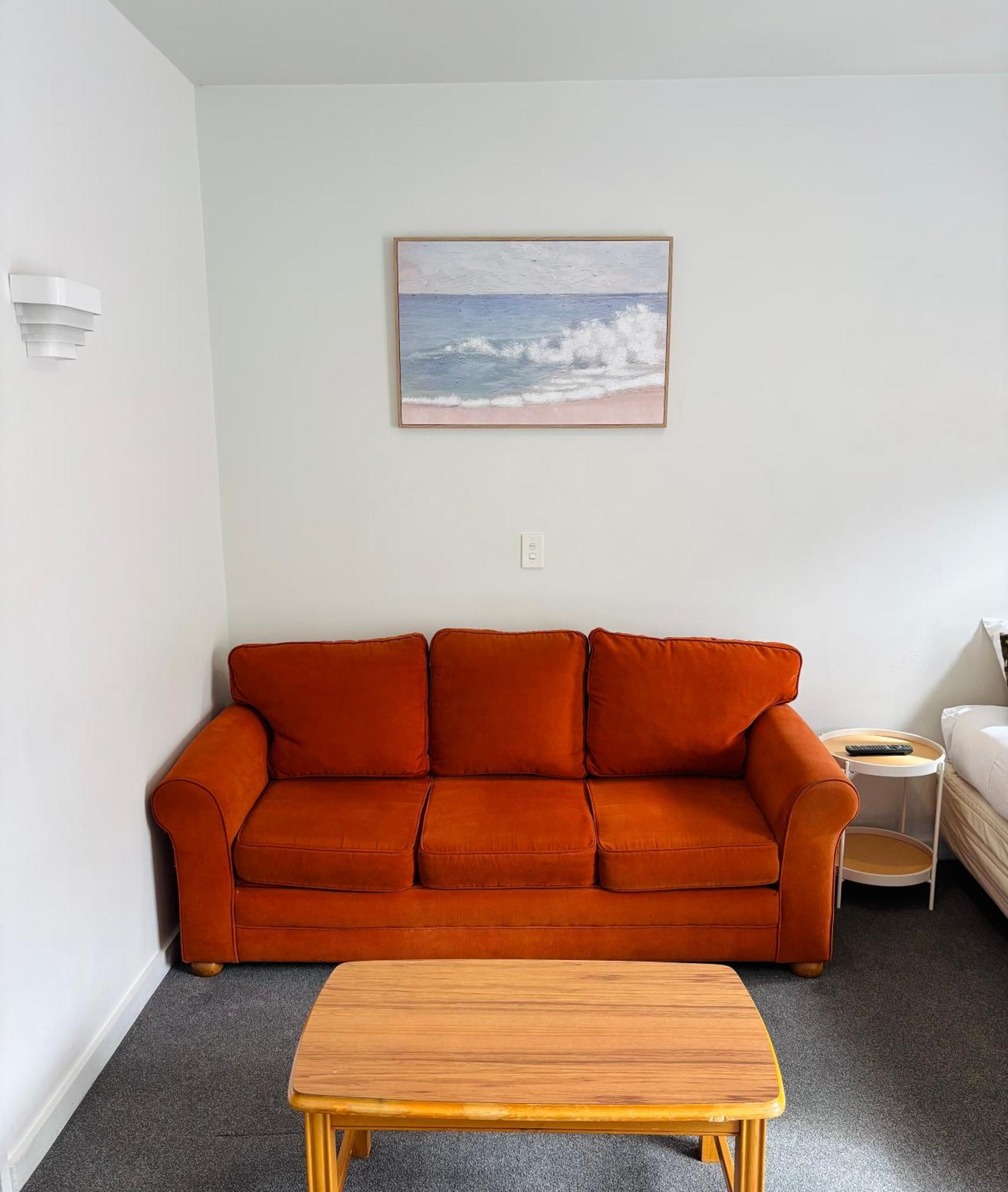 Motel Bush Court