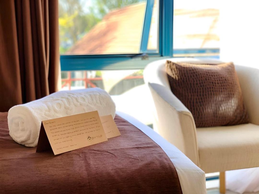 Motel Bush Court
