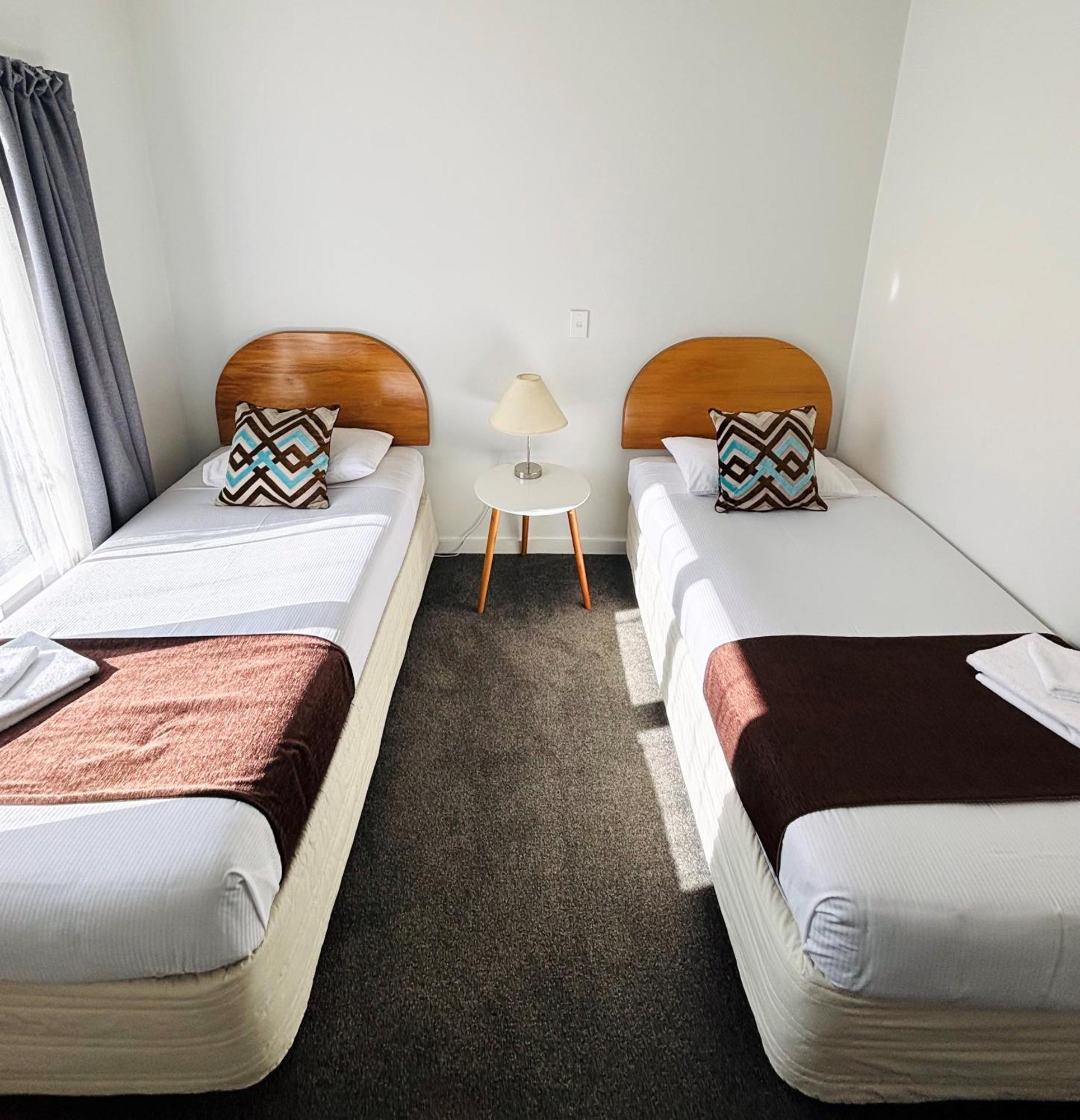 Bush Court Motel 4*