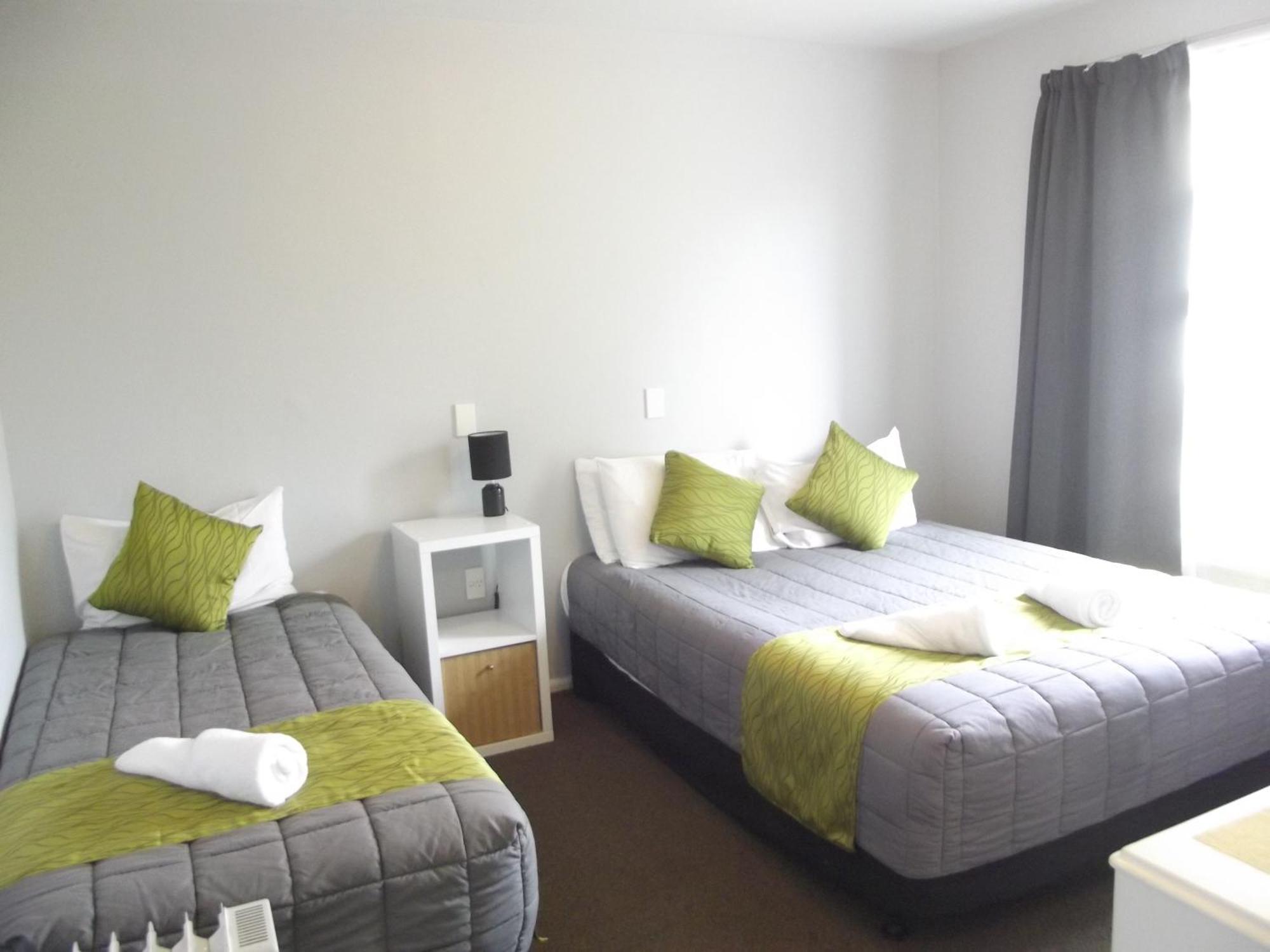 Admiral Motel 3*