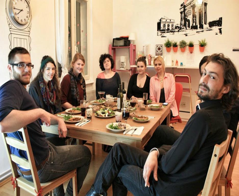 Kiwi Group - Barlow Hostel *