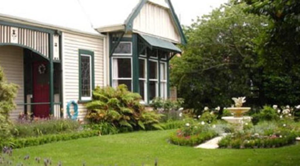 Bed & Breakfast Belmont On Harewood 4*