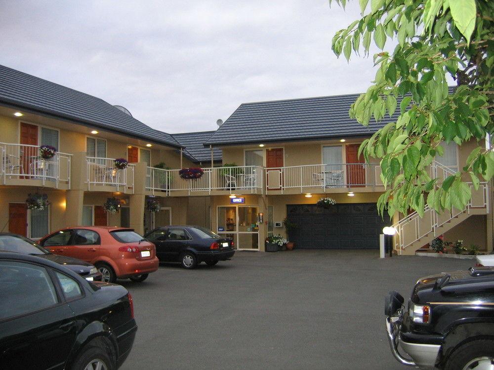 Motel Apollo 4*