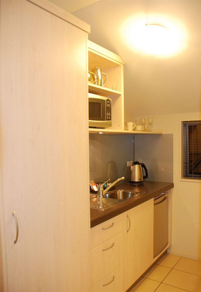 166 Majestic Court 4*