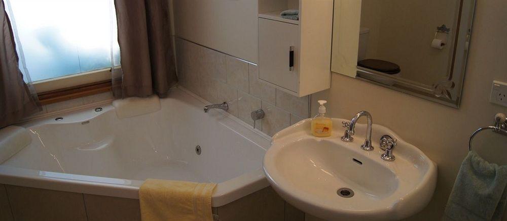 Belmont On Harewood Bed & Breakfast 4*