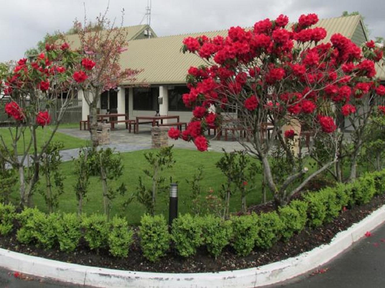 Airport Gateway Motor Hotel 4*