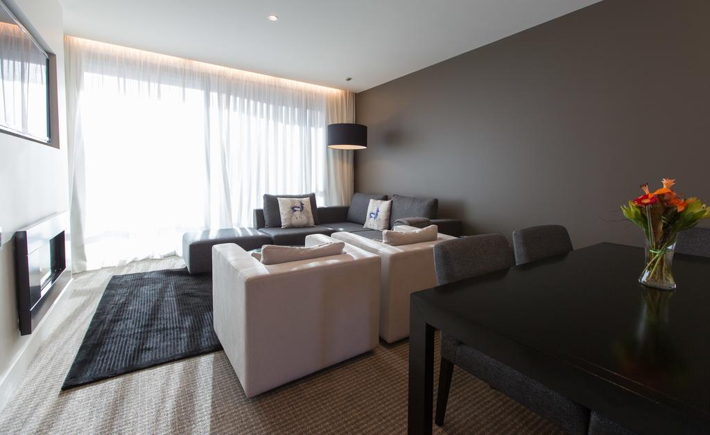 Commodore Airport Hotel