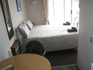Admiral Motel 3*