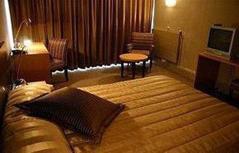 Hotel Sudima Airport 4*