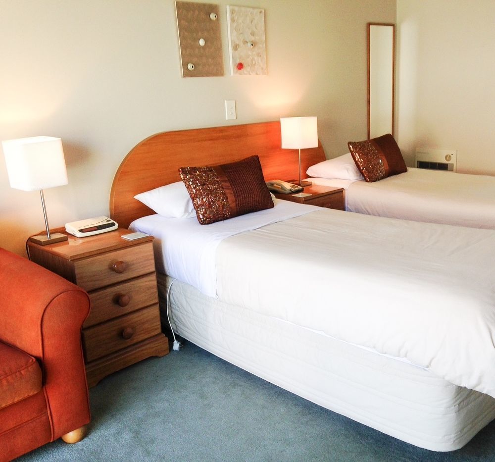Bush Court Motel