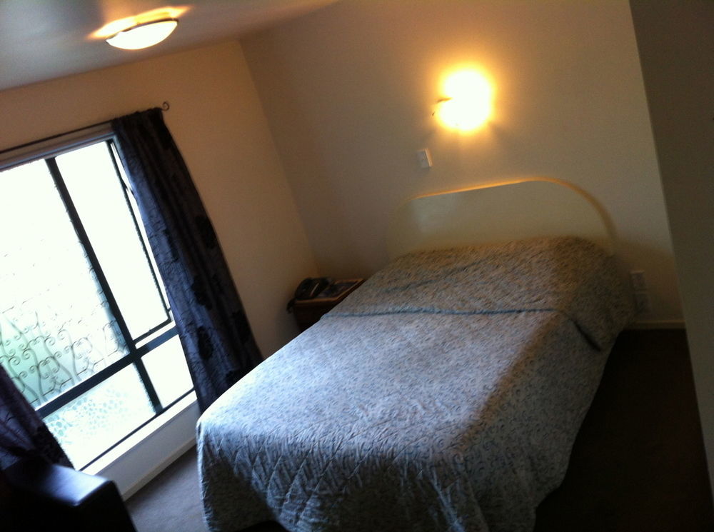 Cherry Tree Motel 3*