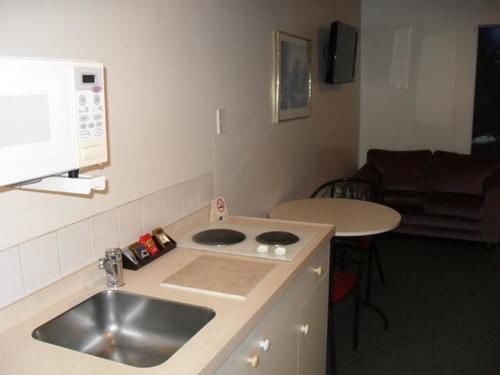 Cherry Tree Motel 3*