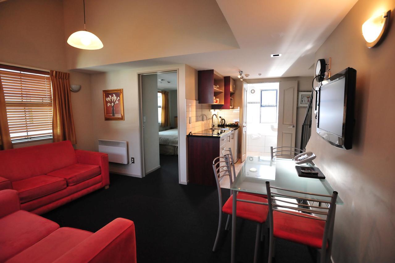 Athena Motel 4*
