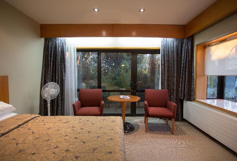 Commodore Airport Hotel