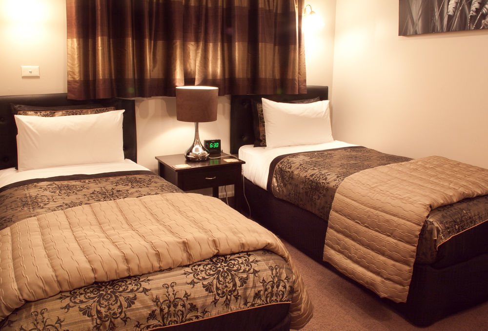 Strathern Motor 4* Christchurch