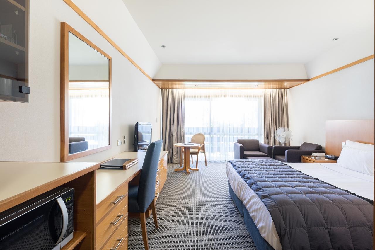 Commodore Airport Hotel