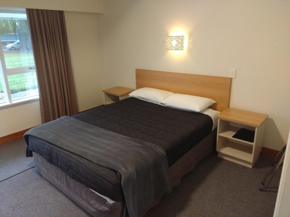 The Redwood Hotel
