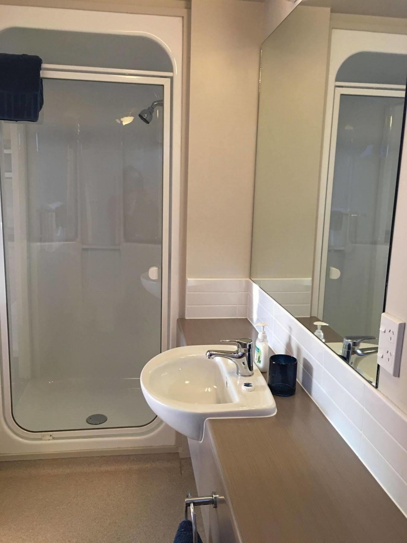 Cranford Oak Motel 4*