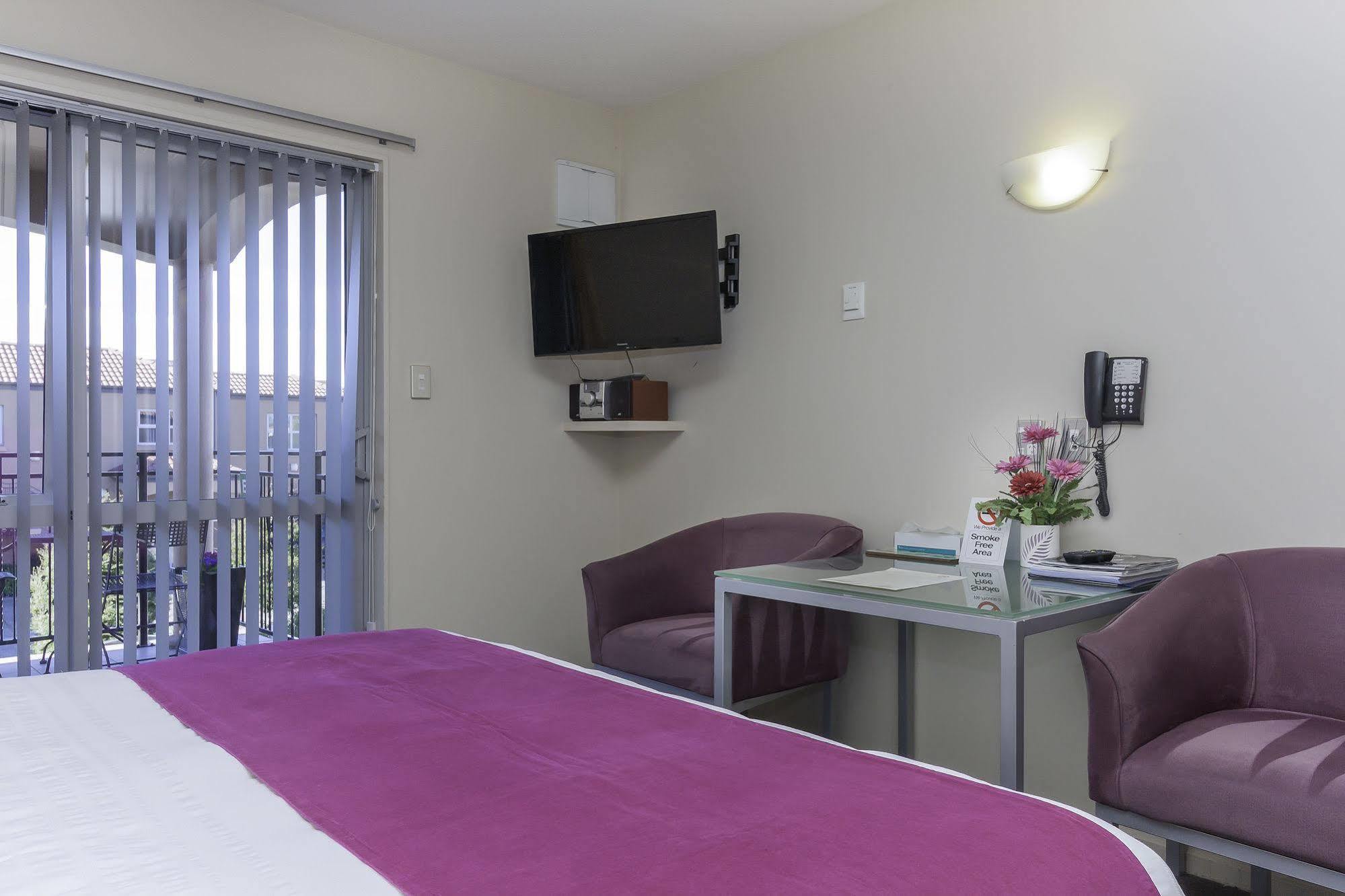 166 Majestic Court Motel 4*