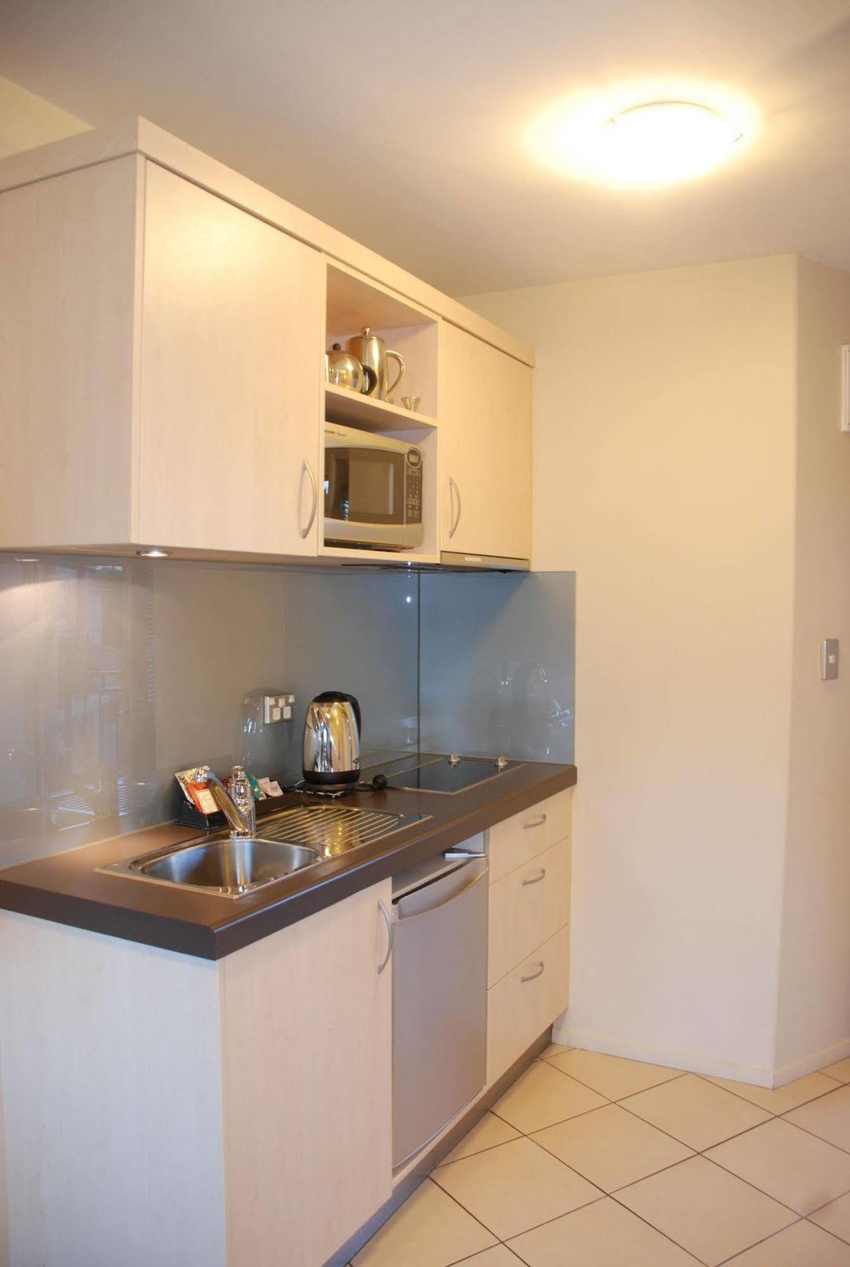 166 Majestic Court Motel 4*