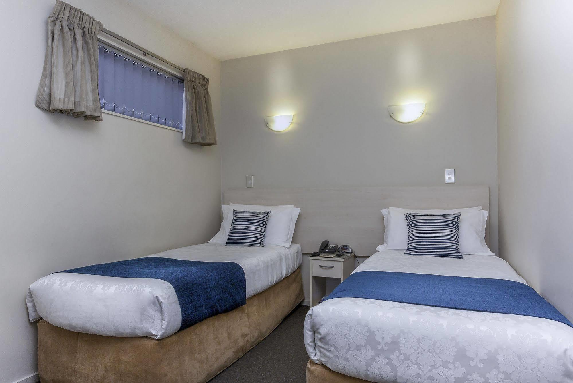 166 Majestic Court Motel 4*