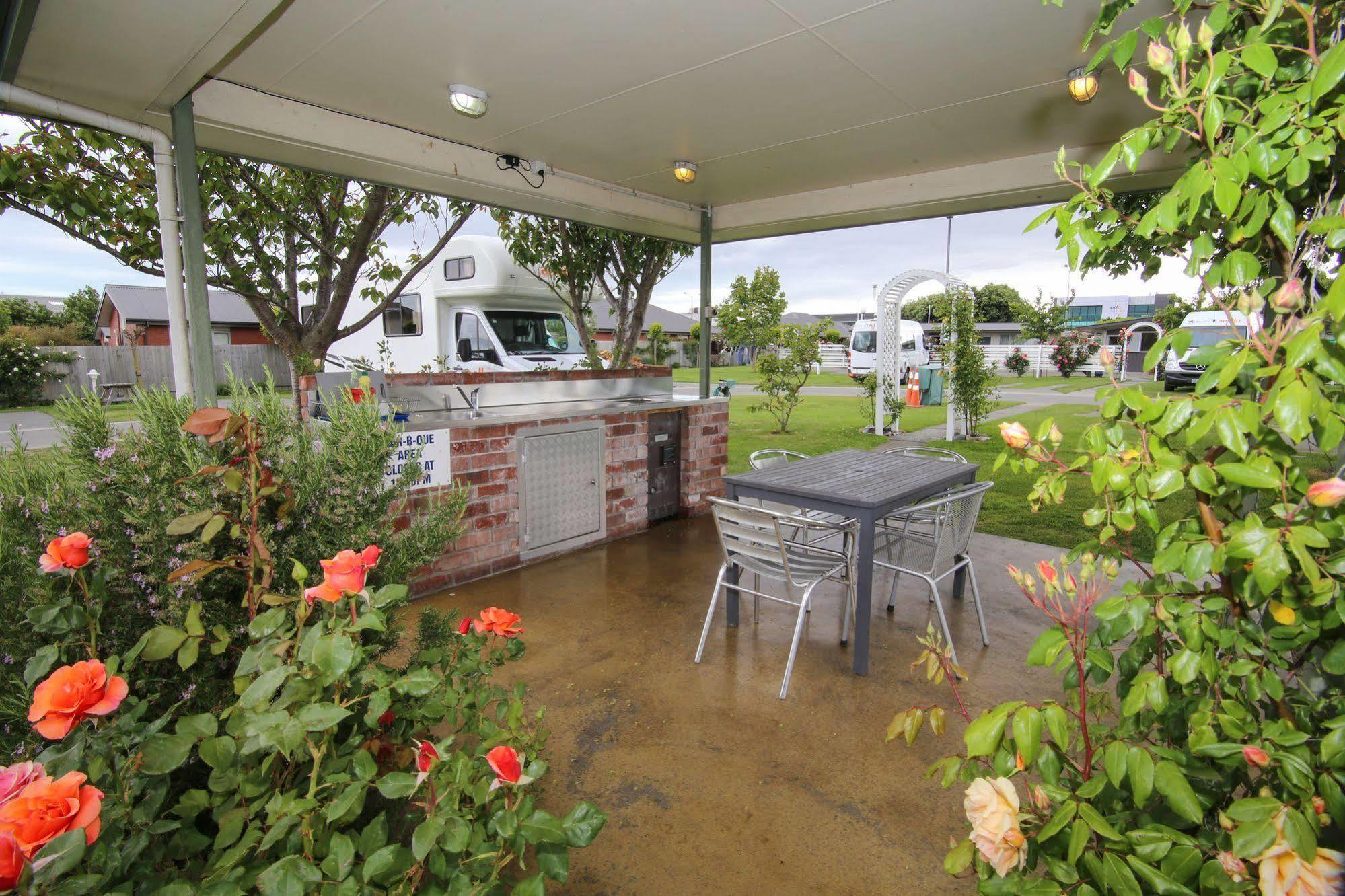 Amber Kiwi & Holiday park 4*