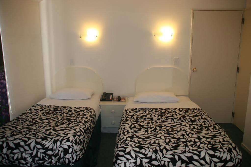 Cherry Tree Motel 3*