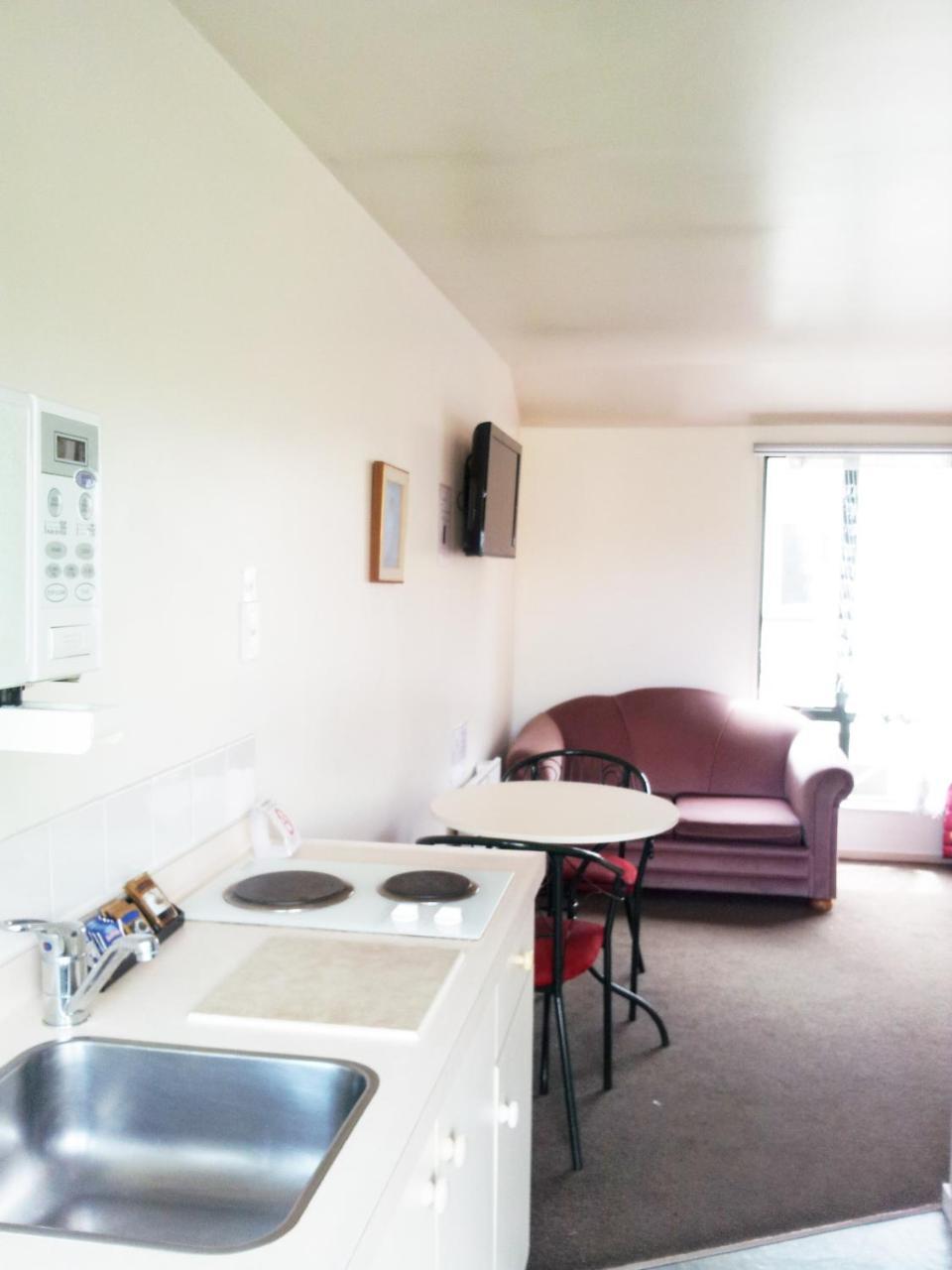 Cherry Tree Motel 3*