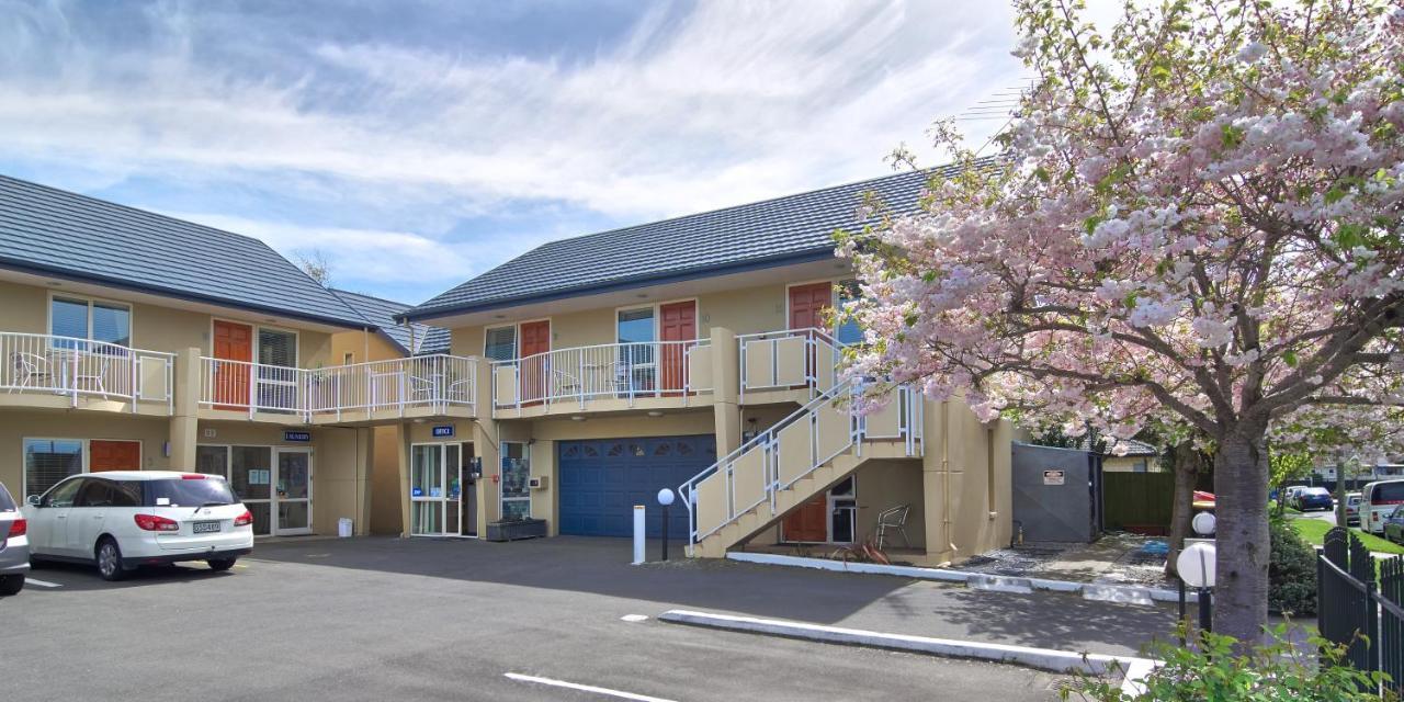 Apollo 4* Christchurch