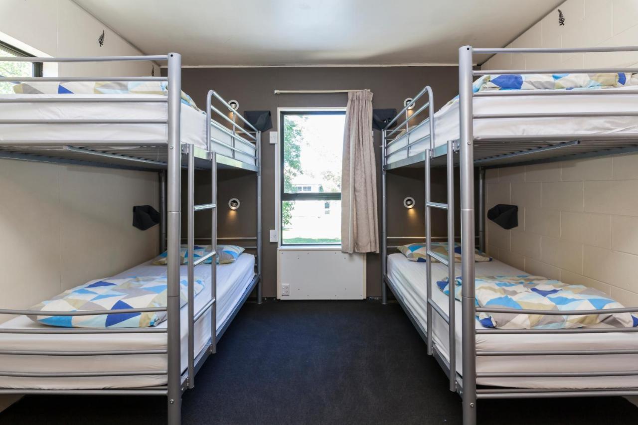 Around The World Backpackers Hostel *