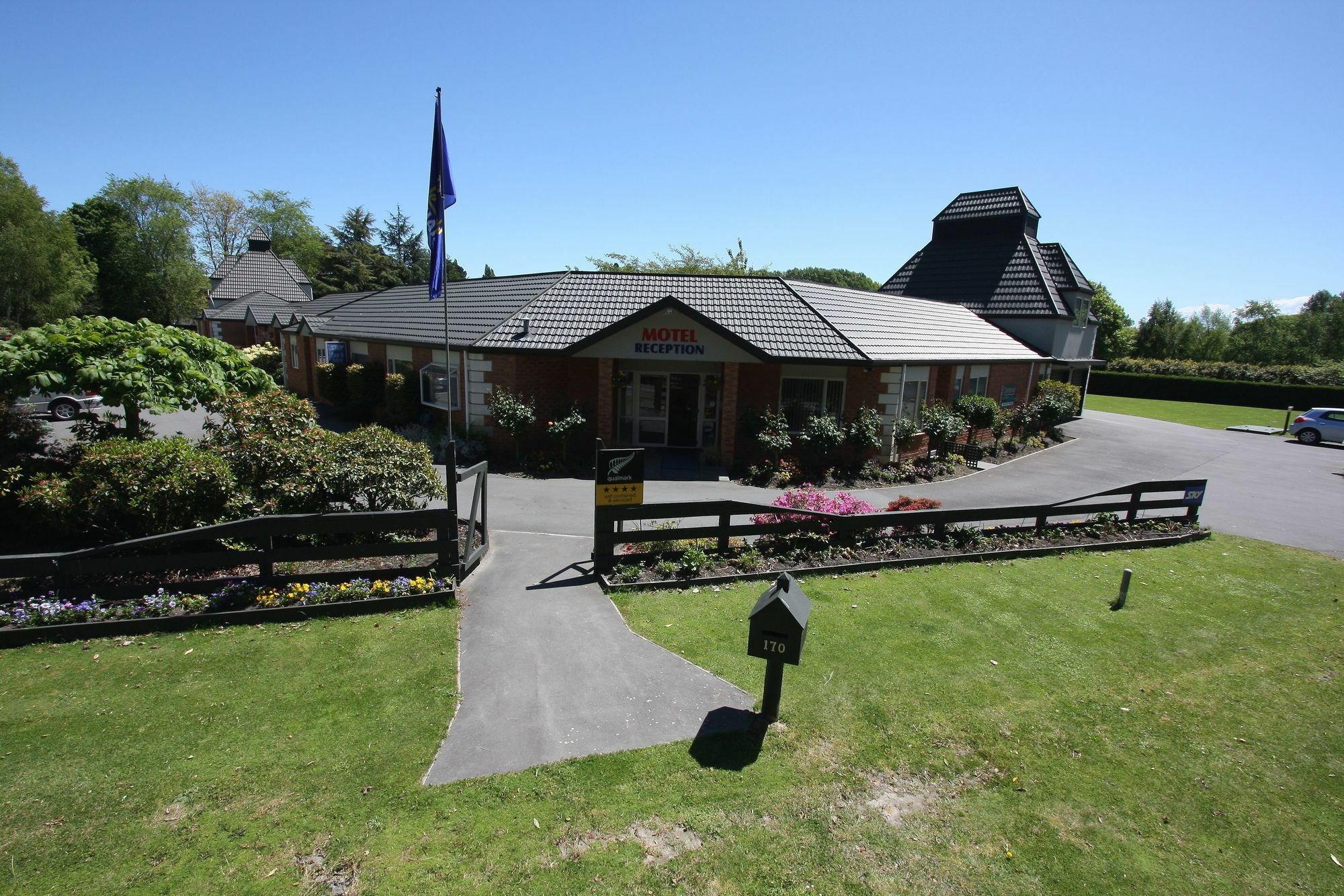 Northwood Motor Motel 4*