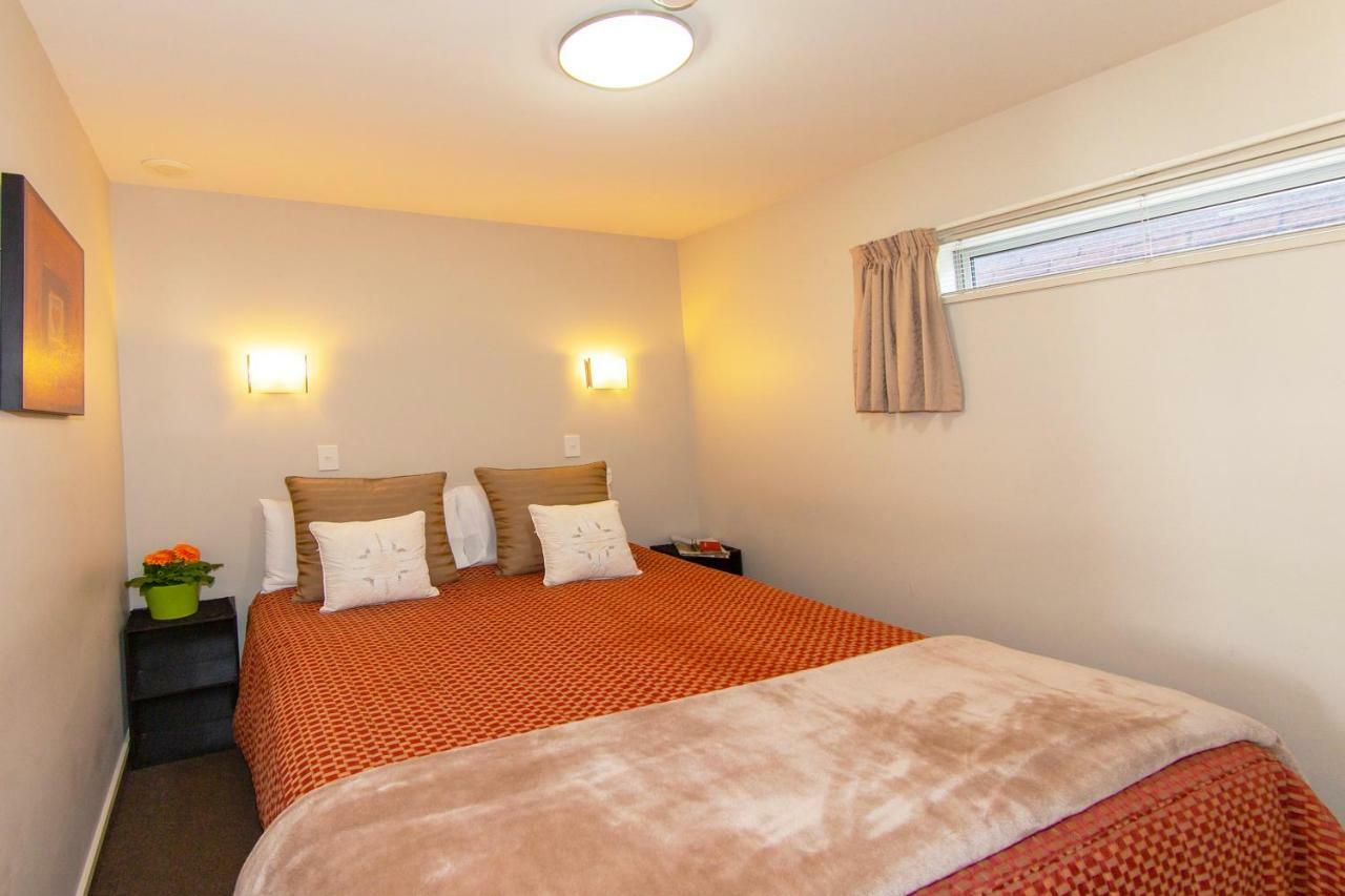 Cranford Oak Motel 4*