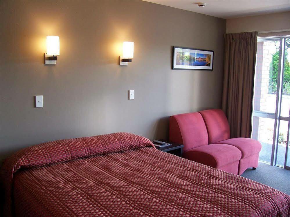 Cranford Oak Motel 4*