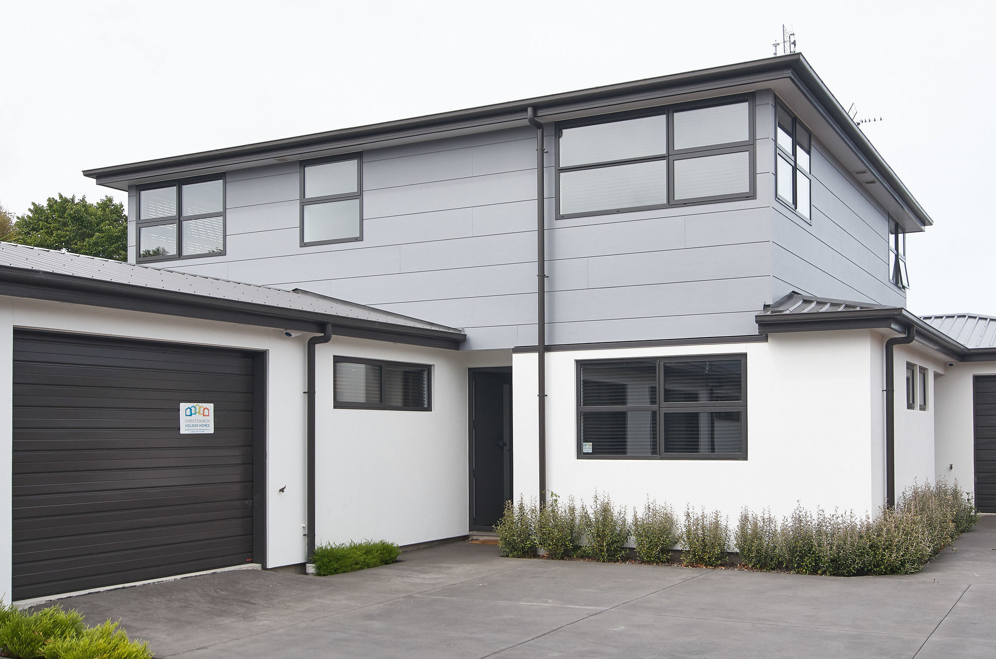 Hutcheson Street Apartment *