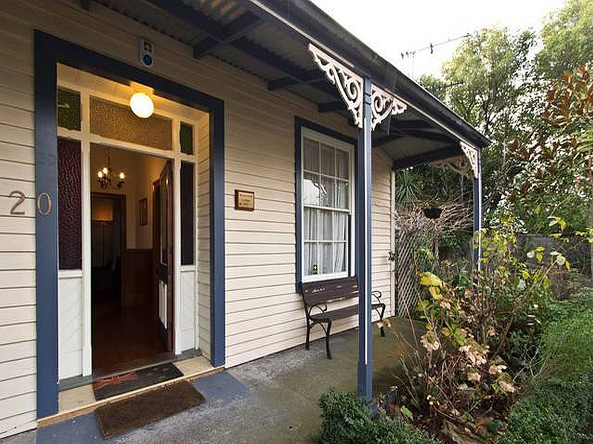 Villa Brockworth *