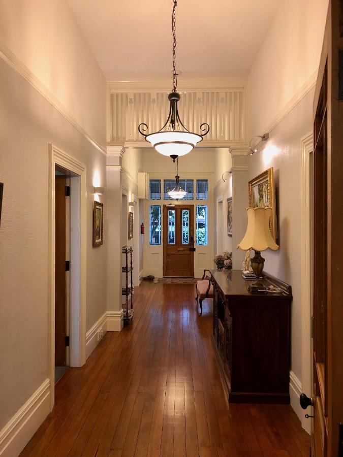 Holly Manor - The Historic Gallery * Christchurch
