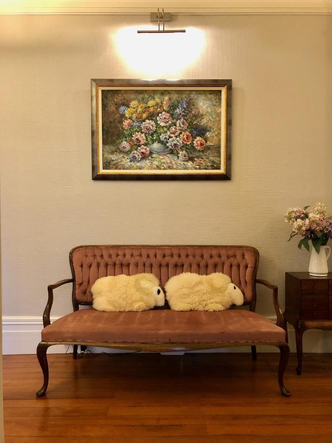 Holly Manor - The Historic Gallery Apartment Christchurch