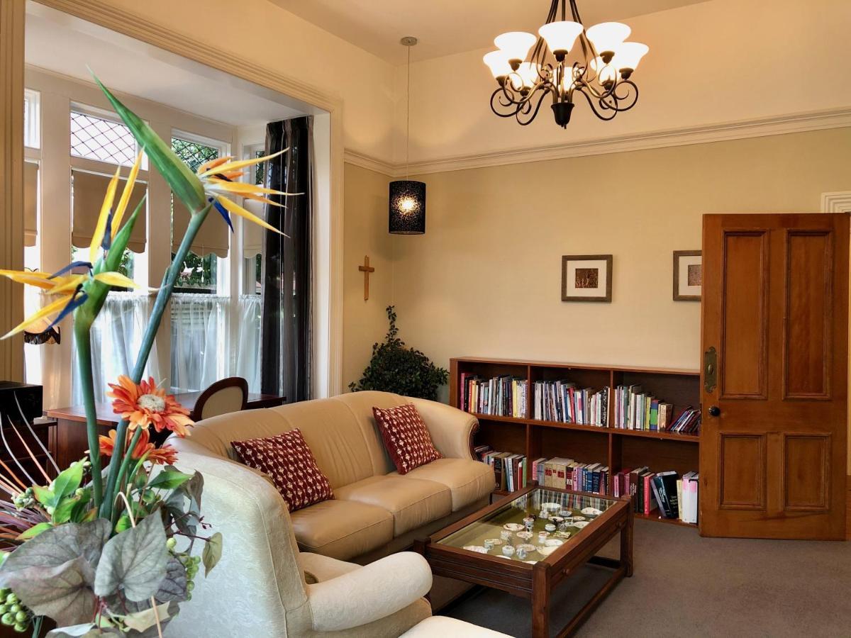 Holly Manor - The Historic Gallery Apartment *