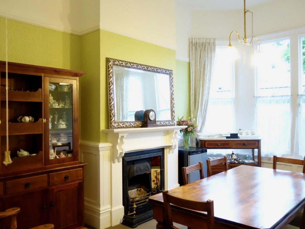 Holly Manor - The Historic Gallery Apartment *