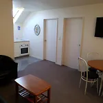 Rosewood Court Motel